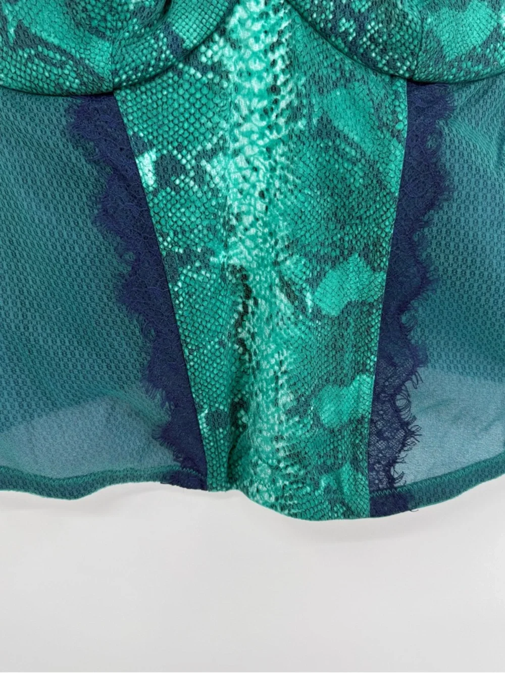Cacique Women’s Corset Green Snake-Print Lace & Mesh Bustier Size 22/24 - Picture 5 of 7
